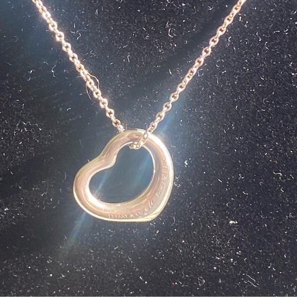 Tiffany and Co Elsa Peretti floating heart silver necklace - Picture 2 of 10